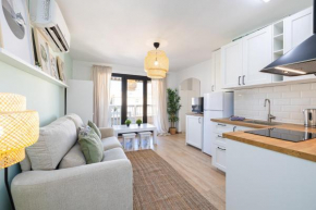 Holidays2Malaga Los Guindos 500 mts from Beach and Promenade